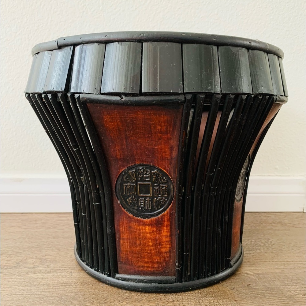 Wooden pot